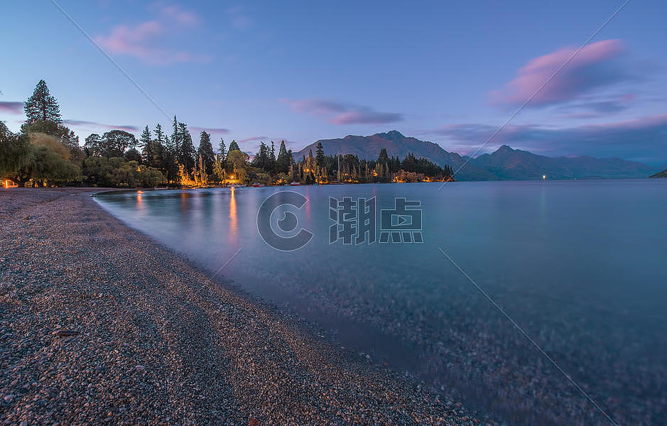 清晨静谧的山川湖泊图片素材免费下载