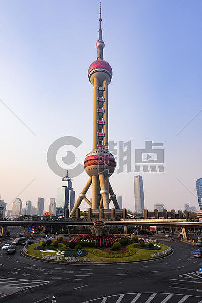 上海东方明珠的日景图片素材免费下载