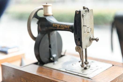 复古老式缝纫机图片素材免费下载