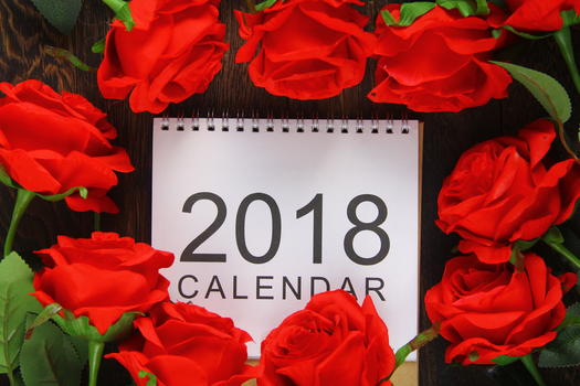 玫瑰花簇拥的2018日历图片素材免费下载