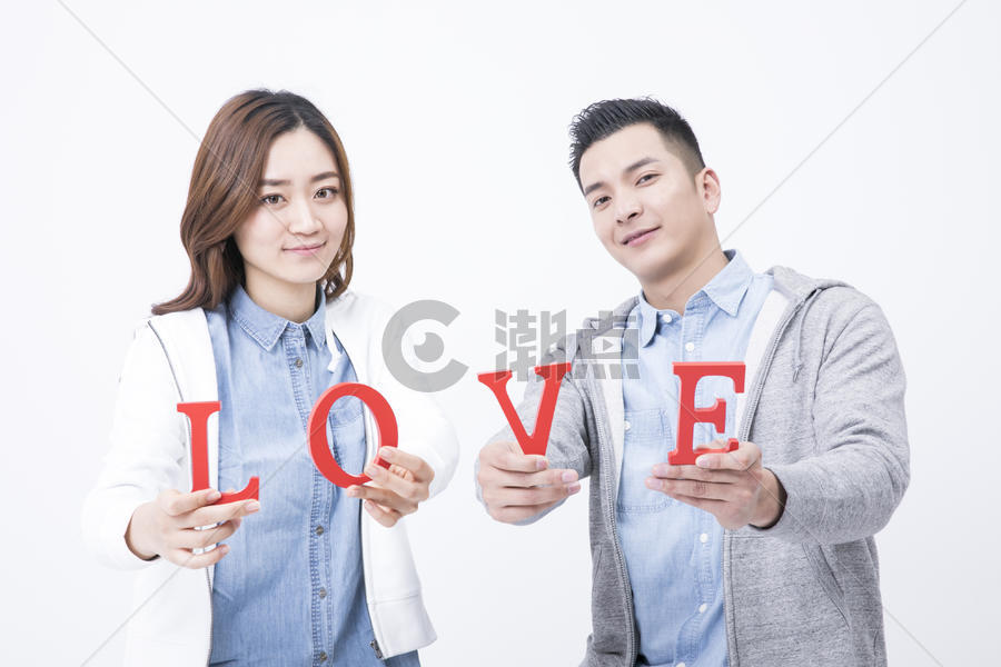 情侣手拿love图片素材免费下载