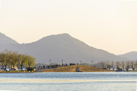 杭州西湖边的断桥图片素材免费下载