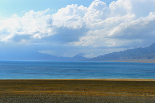新疆赛里木湖草原图片素材免费下载