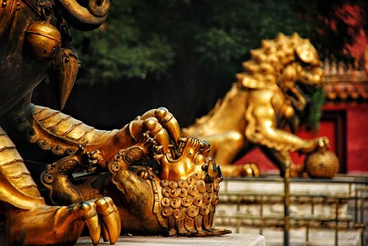 北京故宫紫禁城的铜狮子图片素材免费下载
