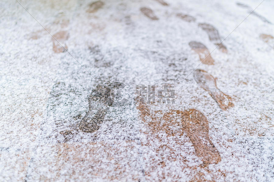城市积雪脚印图片素材免费下载