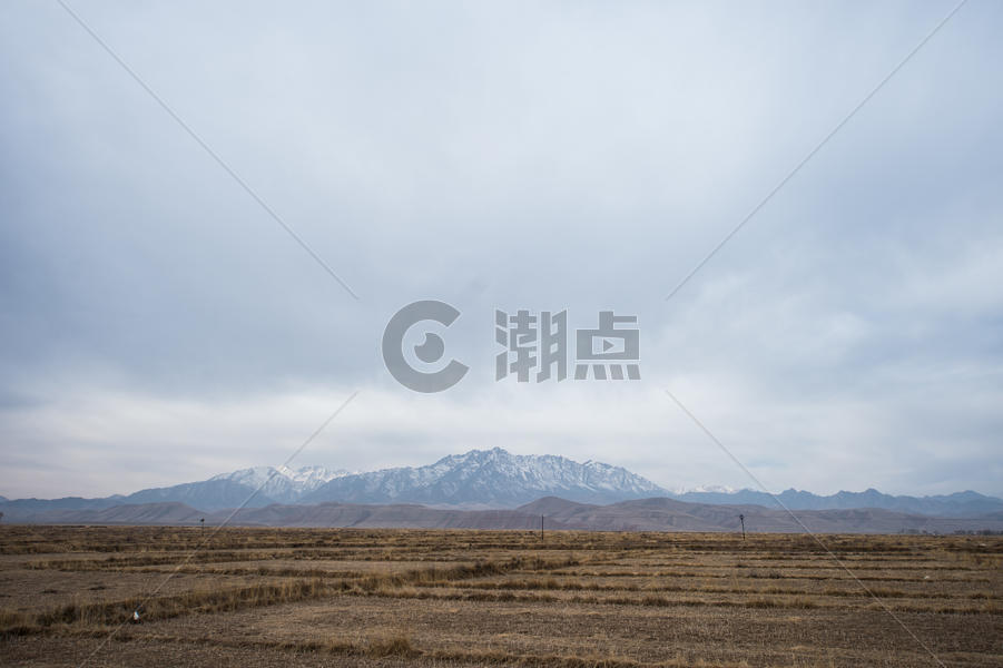 藏区雪山图片素材免费下载