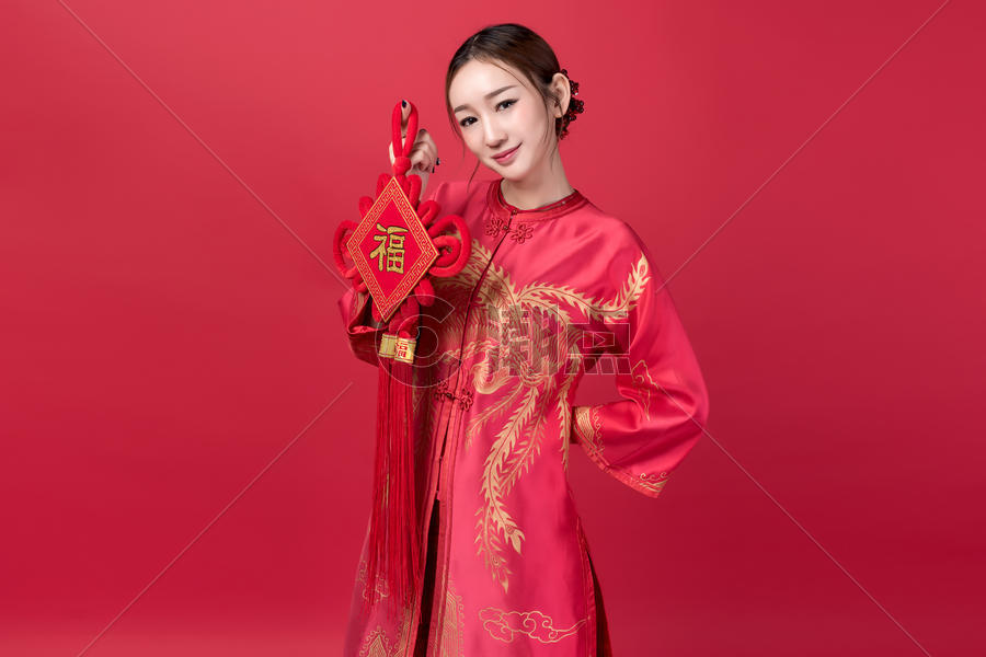 旗袍女性美妆手持中国结图片素材免费下载