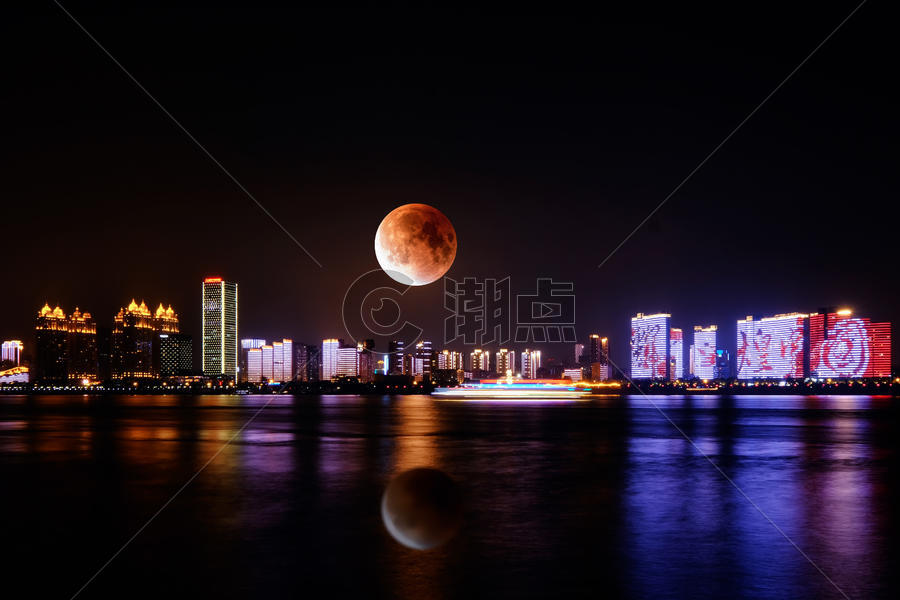 武汉红月全食夜景图片素材免费下载