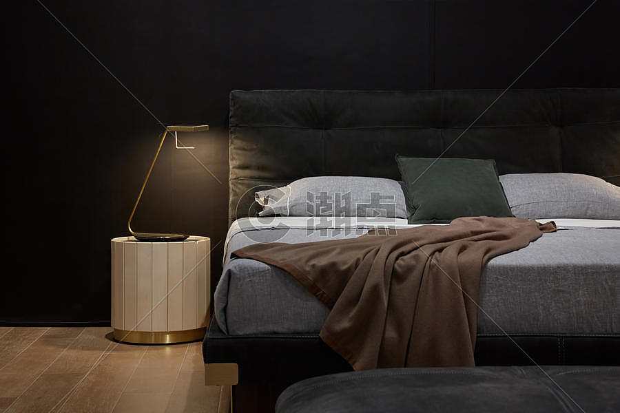 现代风格卧室床品图片素材免费下载