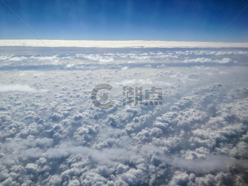 三万英尺的云海图片素材免费下载