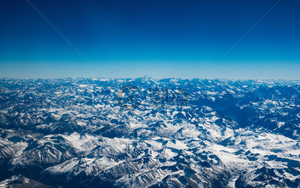绵延无际的雪山图片素材免费下载