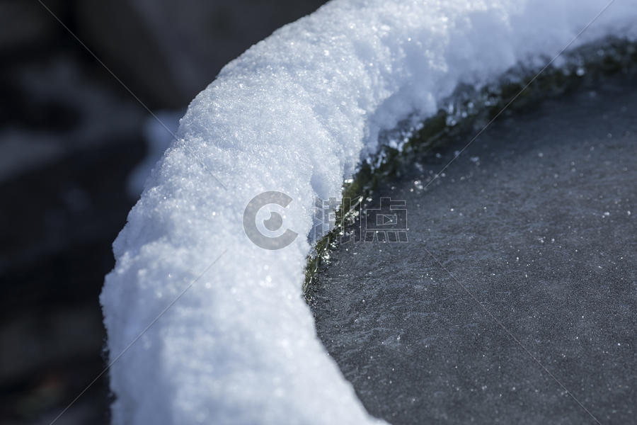 冬天漂亮的冰面图片素材免费下载