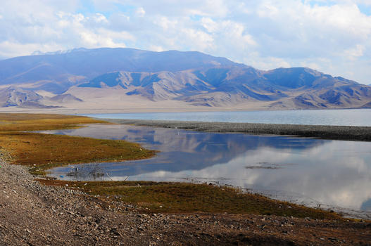 新疆赛里木湖山水倒影图片素材免费下载