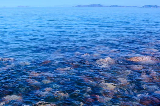 湖北武汉东湖边湛蓝的湖水图片素材免费下载