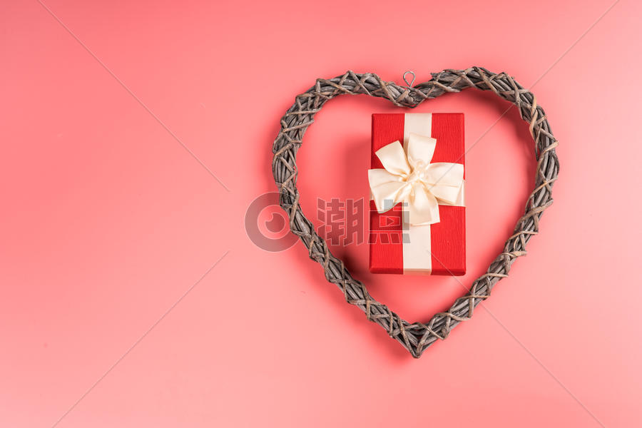 情人节爱心礼物盒静物图片素材免费下载