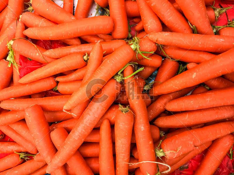 超市过年期间农副食品采购胡萝卜图片素材免费下载