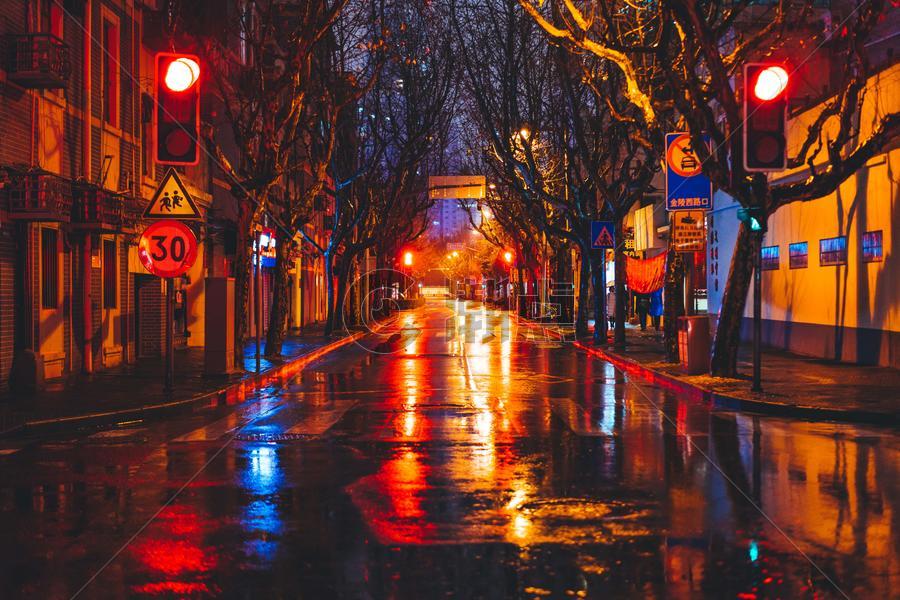 城市道路夜景图片素材免费下载