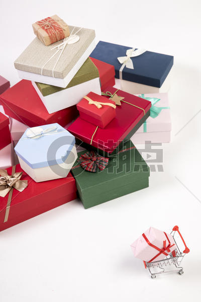 节日购物车礼物盒图片素材免费下载