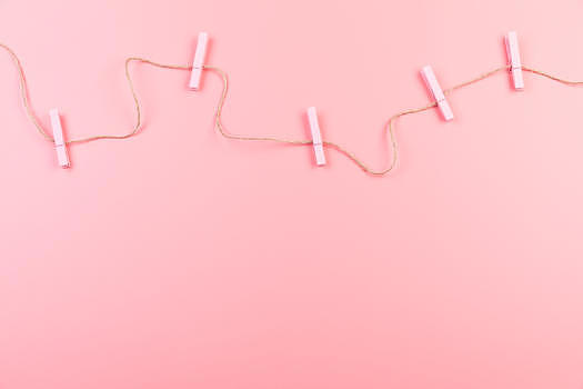 粉色夹子创意纯色背景图片素材免费下载