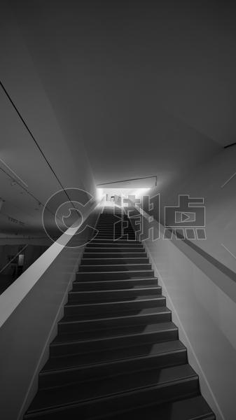 武大万林博物馆的长楼梯图片素材免费下载