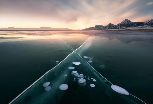 赛里木湖冰泡图片素材免费下载
