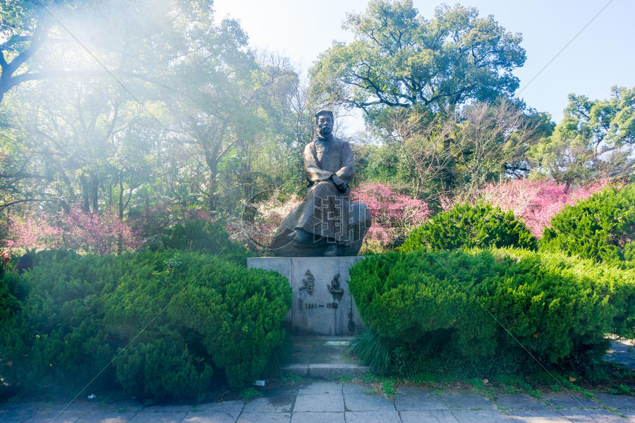 杭州孤山鲁迅纪念铜像图片素材免费下载