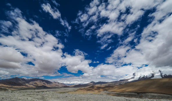 新疆山脉风光图片素材免费下载