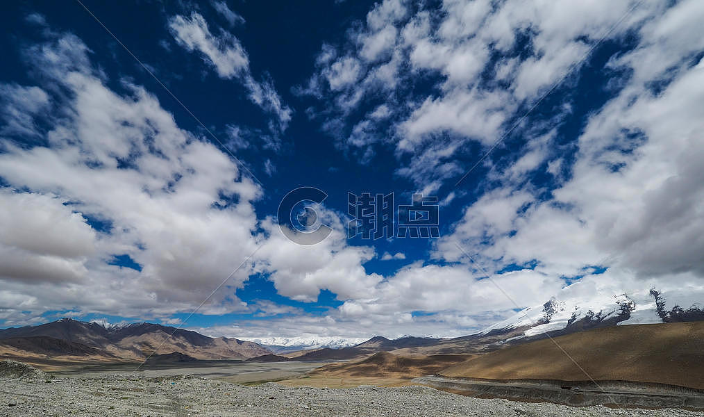 新疆山脉风光图片素材免费下载
