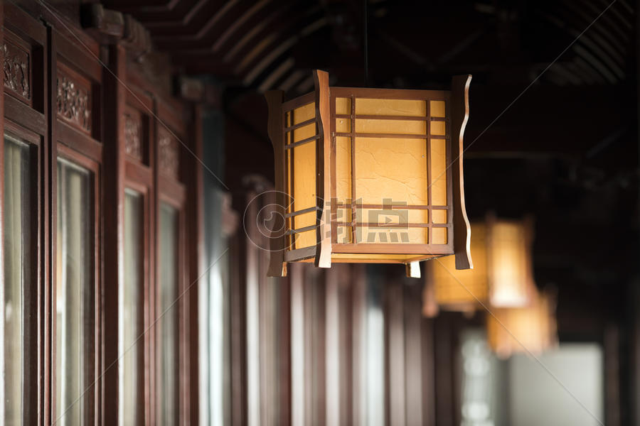 中式建筑和灯笼图片素材免费下载
