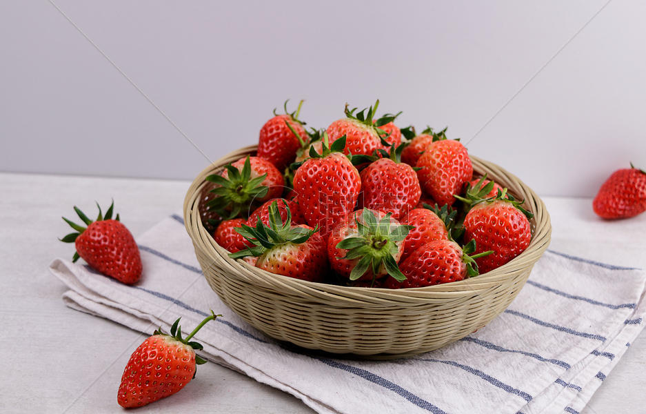 香甜的草莓图片素材免费下载