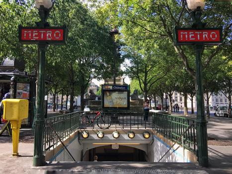 巴黎街头的地铁站图片素材免费下载