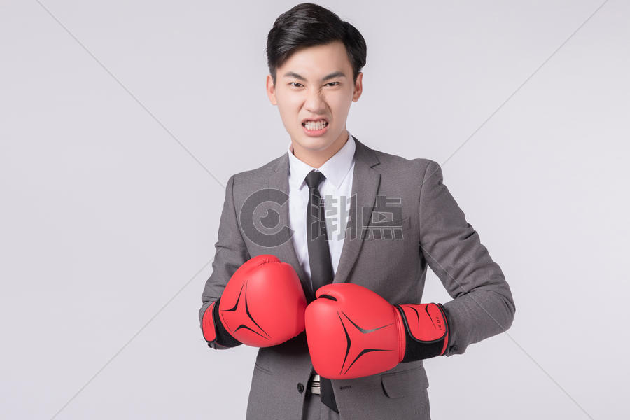 商务人士戴拳击手套图片素材免费下载