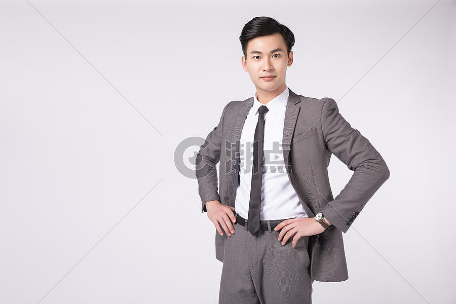 商务人士双手叉腰动作摄影图6720*4480图片素材免费下载-编号776952-潮点视频