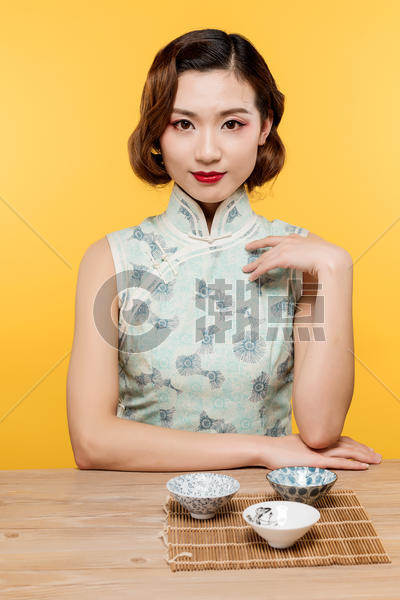 民国风古典美女演绎茶文化图片素材免费下载