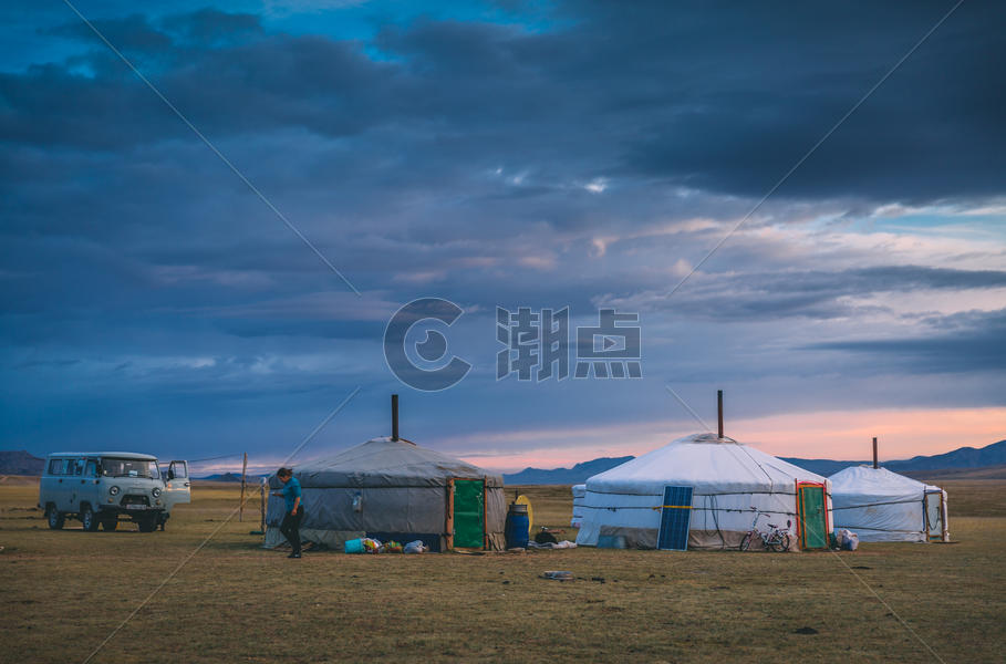 内蒙古草原蒙古包与日出图片素材免费下载