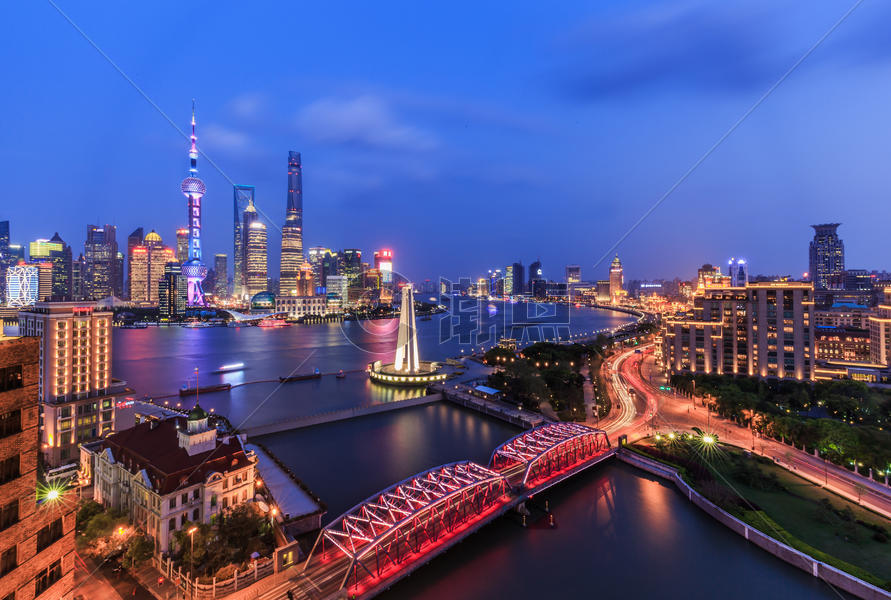 上海外滩璀璨的夜景图片素材免费下载