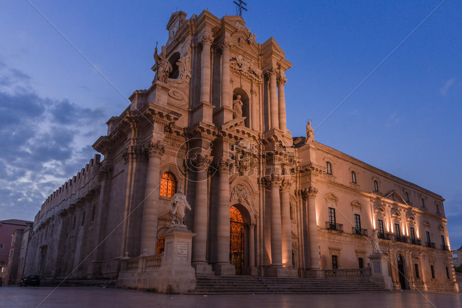 意大利宏伟壮观的大教堂图片素材免费下载