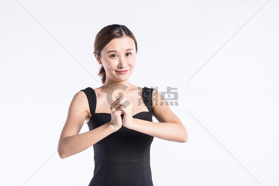 青年职业女性抱拳图片素材免费下载