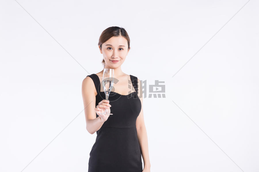 青年职业女性喝酒图片素材免费下载