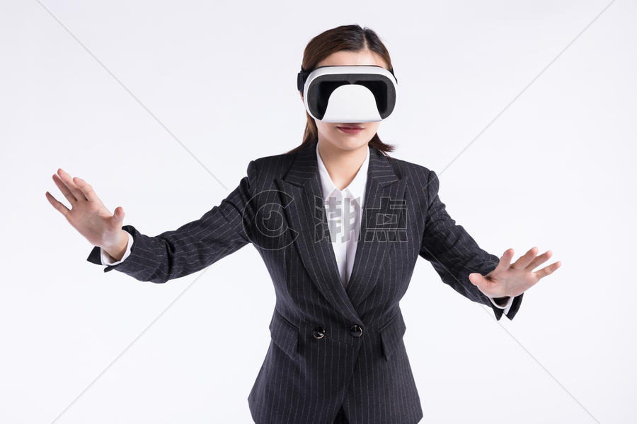 商务女性VR科技点击图片素材免费下载