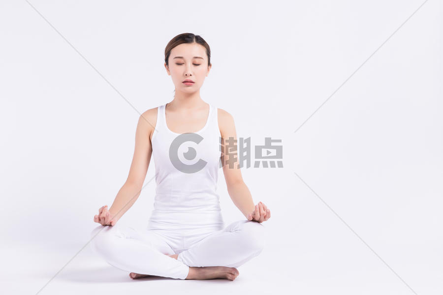 健康的女人在做瑜伽图片素材免费下载
