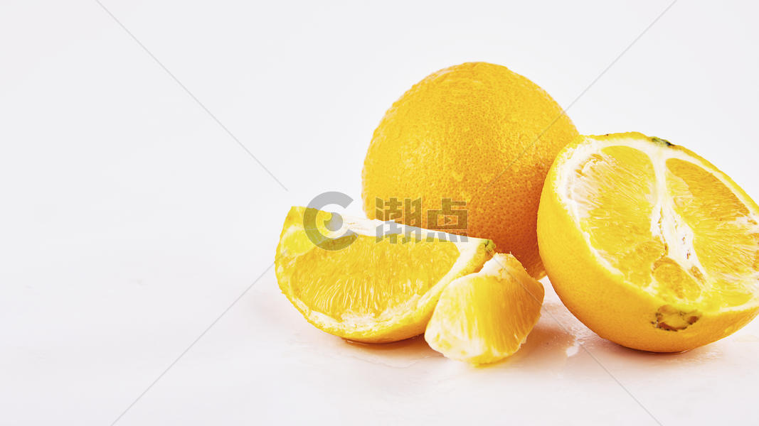 切开的橙子和完整的橙子图片素材免费下载