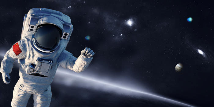 太空中的宇航员图片素材免费下载