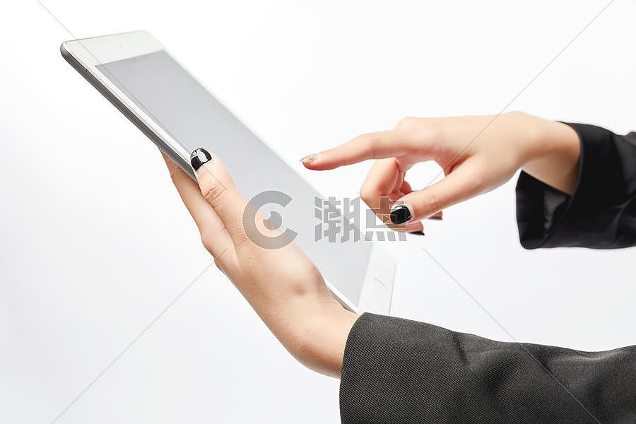商务女性使用平板电脑动作图片素材免费下载