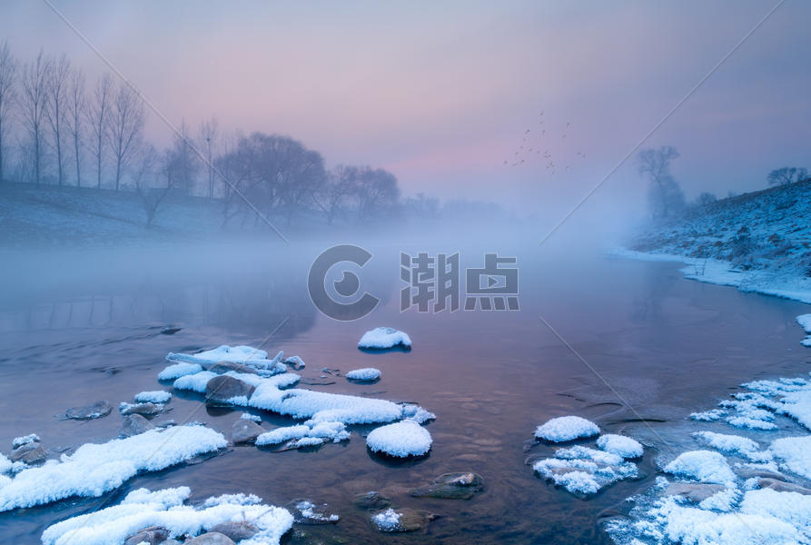 冰雪晨雾图片素材免费下载