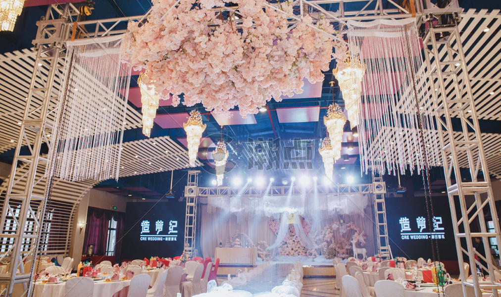 婚礼舞台场景布置图片素材免费下载