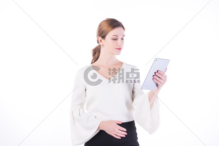 外国女性白领用平板电脑 图片素材免费下载