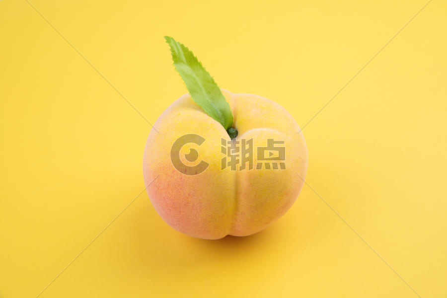 仿真水果桃子图片素材免费下载