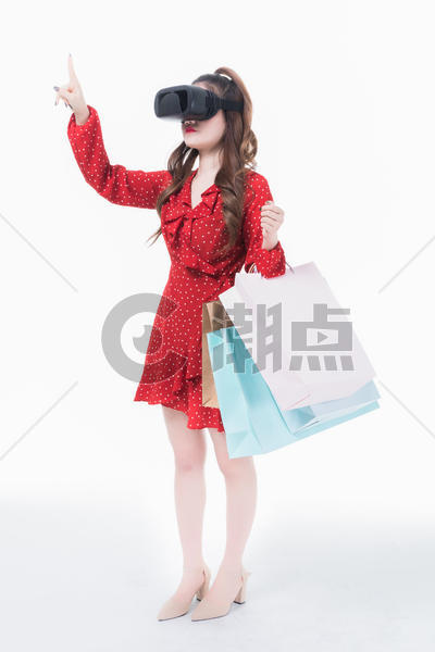 女性vr虚拟现实购物图片素材免费下载