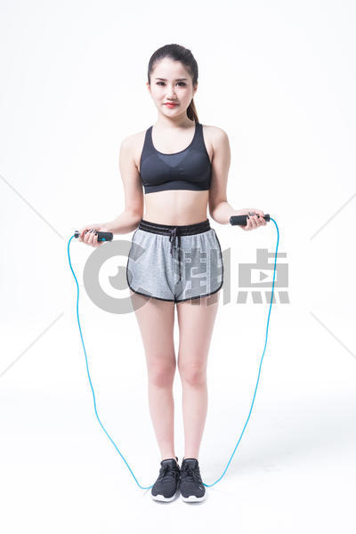 女性运动健身跳绳图片素材免费下载